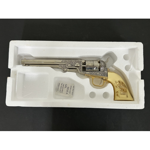 368 - A new and boxed replica of a Colt 36 cal 1861 Navy revolver, all moving parts, inert (over 18's only... 