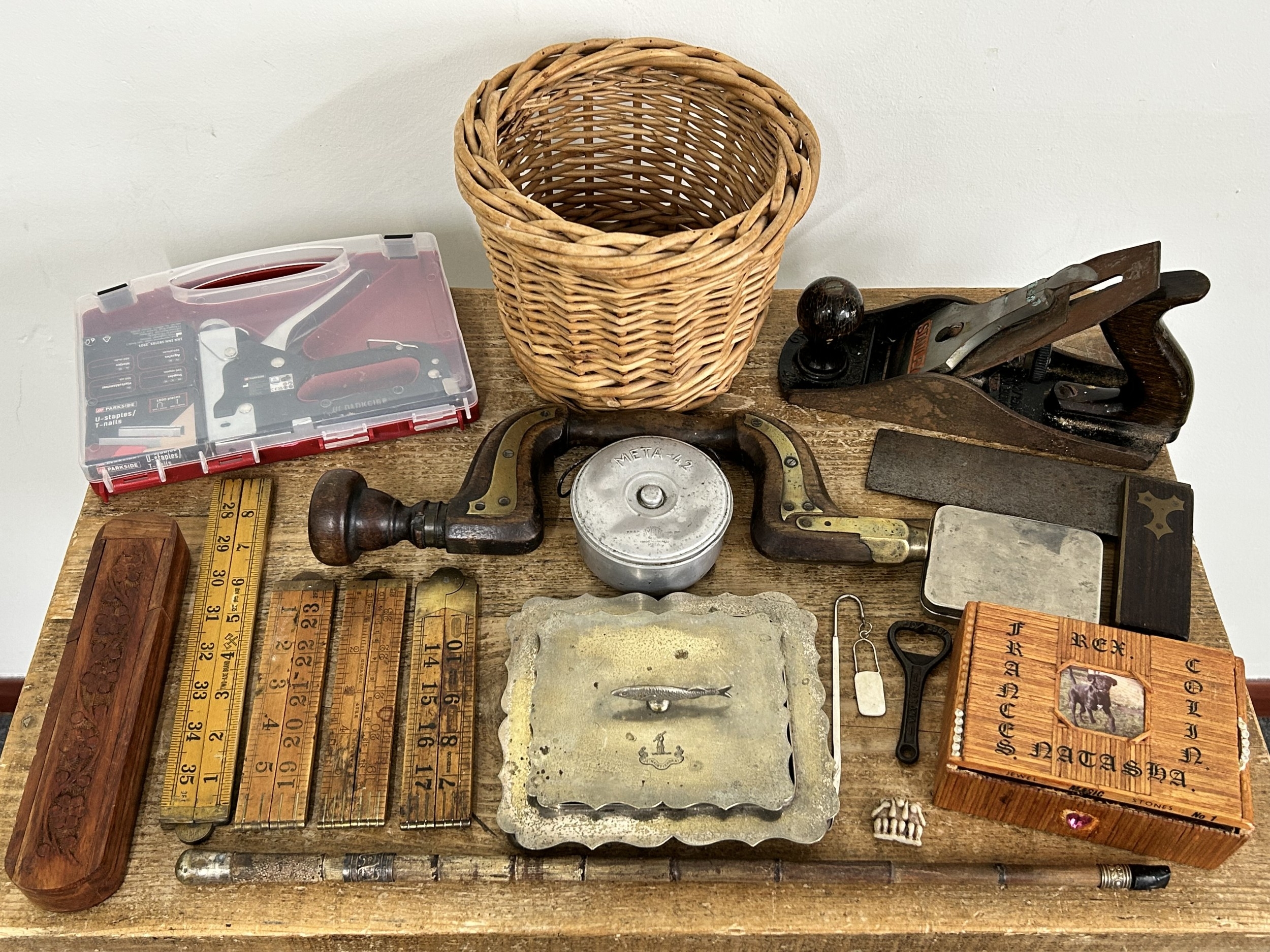 Various mixed vintage tools including a Stanley plane, wood rulers ...