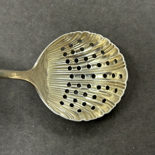 182 - A hallmarked silver sugar sifter spoon, Sheffield 1906, weight approx. 25g