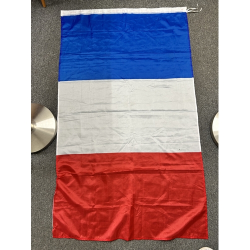 72 - A quantity of kitchenalia including a Spong mincer, ceramic jars (lids as found), copper saucepan, c... 