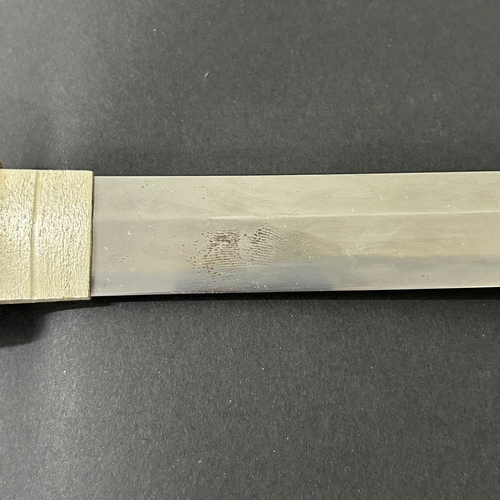 200 - An antique Japanese Katana in a natural wood scabbard, no marks to tang, polished blade with hamon m... 