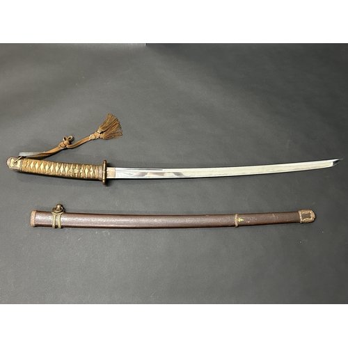 202 - A Shin-Gunto mounted Japanese Officers Katana in a brown lacquered Saya with military mounts, visibl... 