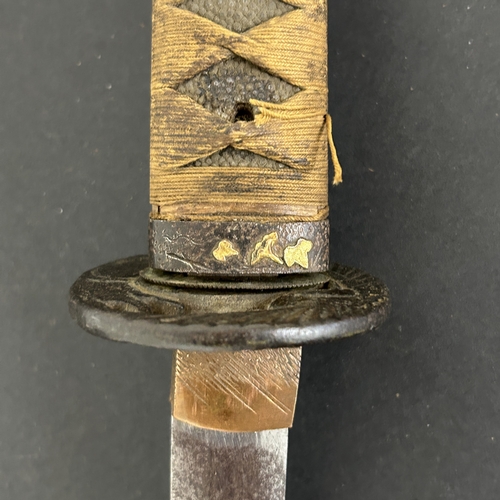 212 - A Japanese Wakizashi sword with polished blade, unusual Tsuba and well used Tsuka, with Menukis, bla... 