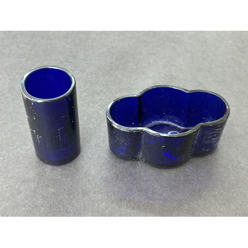 129 - Matching hallmarked silver open salt and pepperette, silver weight approx. 35g