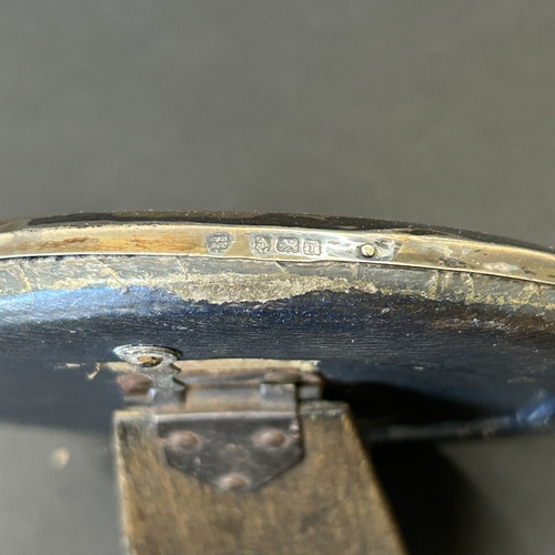 138 - A hallmarked silver round vintage photo frame, approx. 5