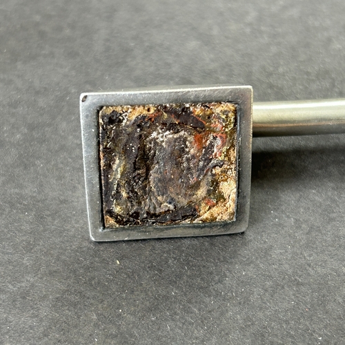 147 - A pair of hallmarked silver knife rests with filled bases, approx. 3 1/2