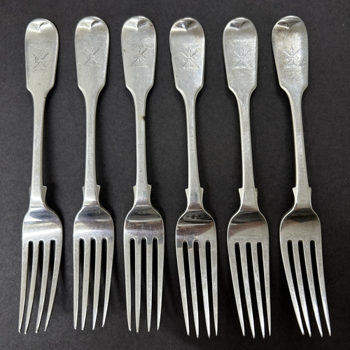 154 - A set of six Victorian hallmarked silver table forks, weight approx. 300g