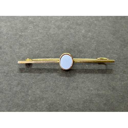 158 - A 9ct gold and stone set brooch, weight approx. 2.5g