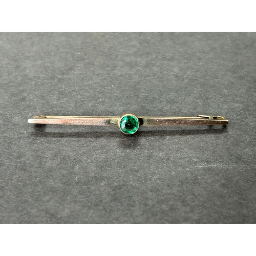159 - A 9ct gold and green stone set brooch, weight approx. 2.3g