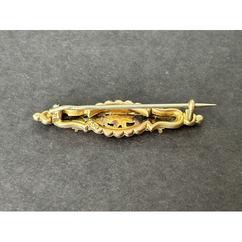 160 - A 9ct two tone gold brooch, weight approx. 1.8g