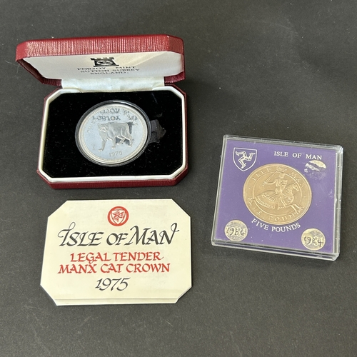 169 - A cased 1975 Pobjoy Mint Ltd sterling silver Isle-of-Man 'Manx cat crown' together with an Isle-of-M... 