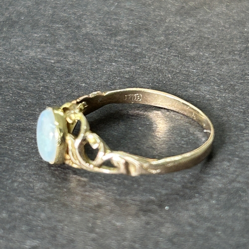 179 - A 9ct gold ring with opal setting, approx. size P, weight approx. 1.9g