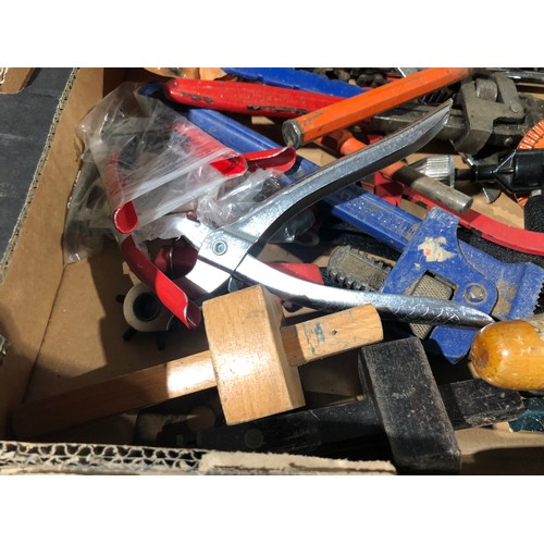 38 - Box of tools