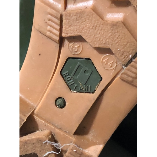 53 - Rontani waders size euro 44