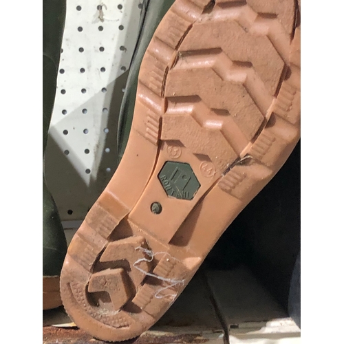 53 - Rontani waders size euro 44