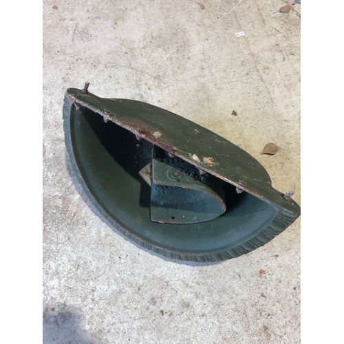31 - Cast iron water hopper.