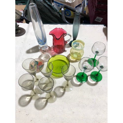 288 - Box of coloured Glassware to include uranium vaseline vase