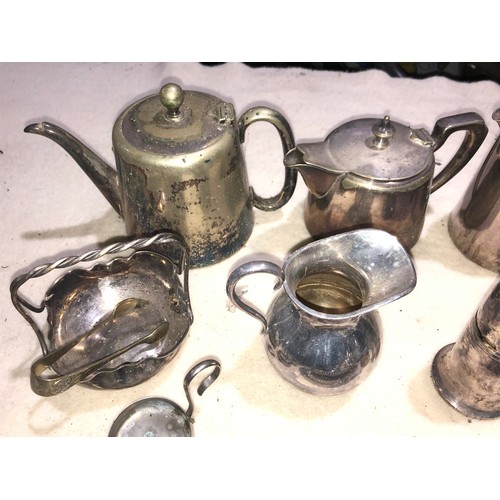 314 - A collection of silver plated items as pictured