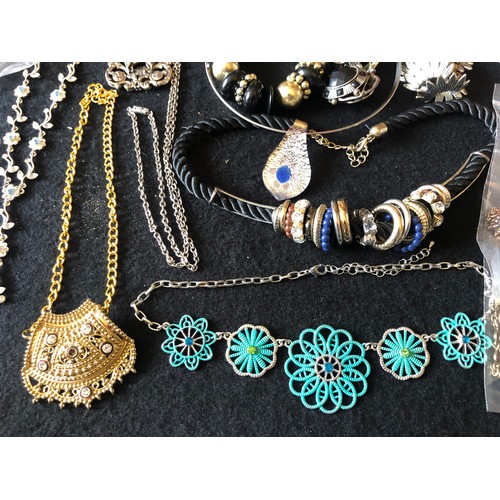 3 - Costume jewellery ref.CA3 - Selection of necklaces