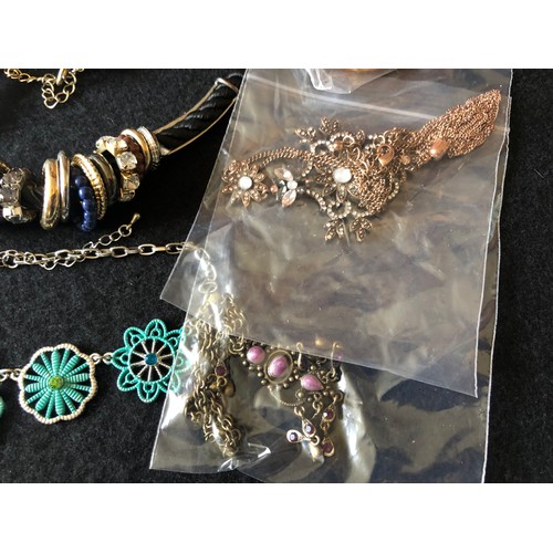 3 - Costume jewellery ref.CA3 - Selection of necklaces