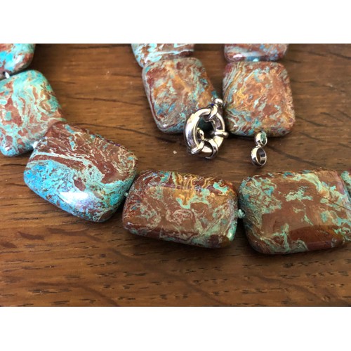 17 - Good quality Turquoise necklace 56cm.