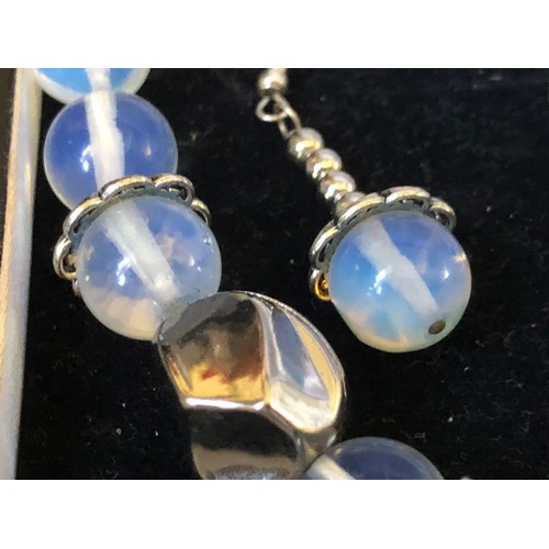 20 - Good quality Moon Stone necklace & Ear Ring Set 50cm.