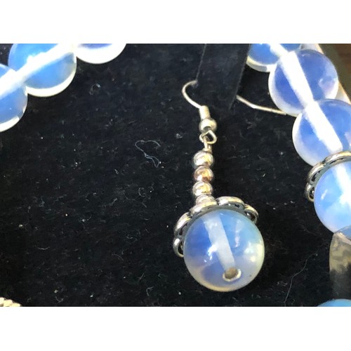 20 - Good quality Moon Stone necklace & Ear Ring Set 50cm.