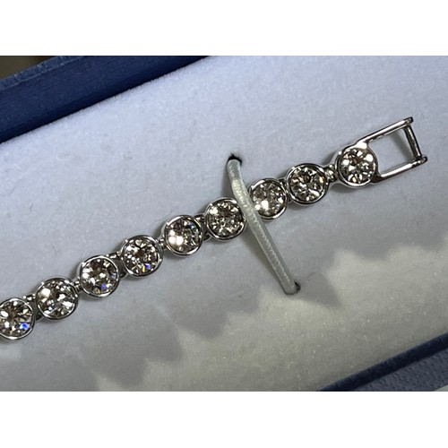 32 - Swarovski Crystal tennis bracelet with original box.
The tennis bracelet is a timeless classic and a... 