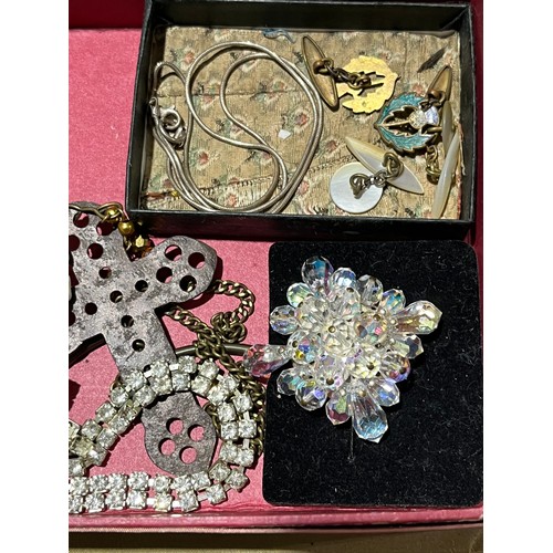 43 - Costume jewellery including Mother of Pearl cuff links and silver necklace