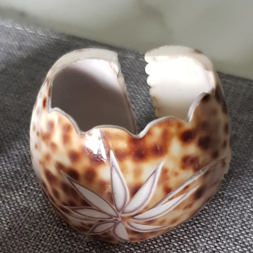 49 - 4 Cowie Shell Napkin Rings