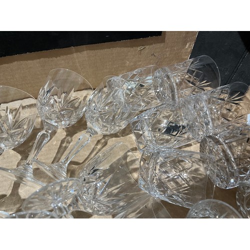 118 - Box of cut & clear glasses