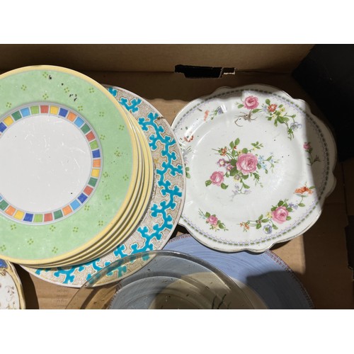 120 - Collection of plates to include Villeroy & Boch