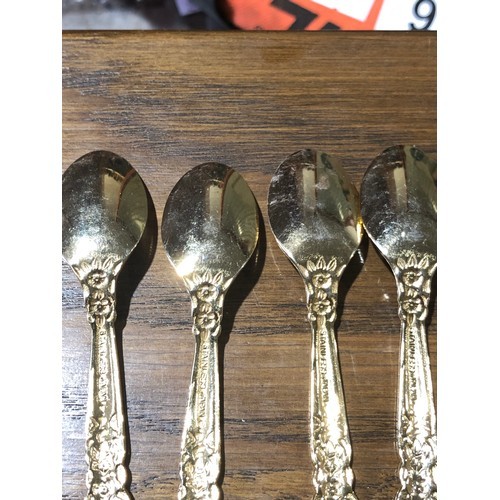 669 - 4 gold plated Japanese tea spoons