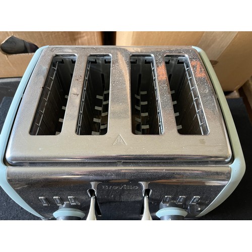 674 - 4 Slice Breville toaster in duck egg blue