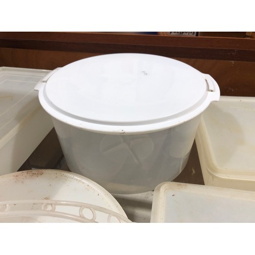 676 - Collection of large Tupperware storage items with lids