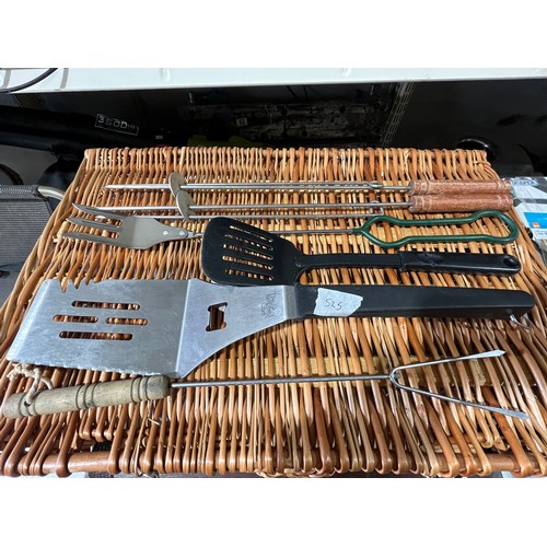 679 - Quantity of utensils for barbecue including kebab forks and fish slice