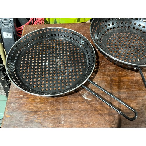 683 - 2 x barbecue smoking pans