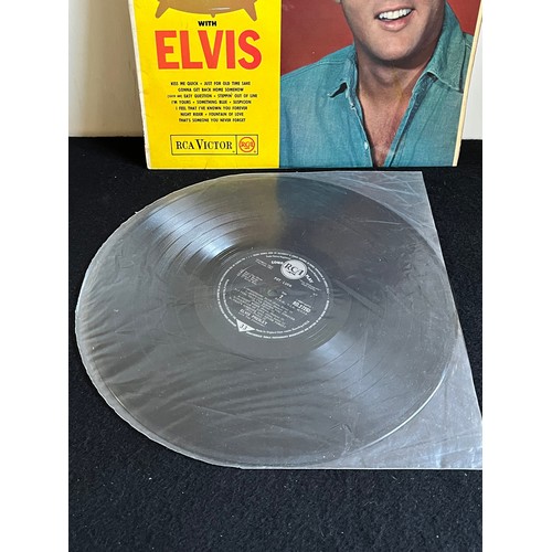 140 - Elvis. Pot Luck. RCA RD-27265