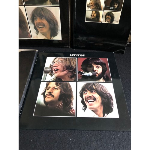 212 - The Beatles. Let it be. With booklet, Complete and Mint. PCS 7096