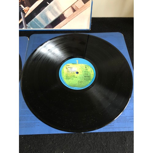 214 - The Beatles / 1967-1970 on Black Vinyl. PCSP 718