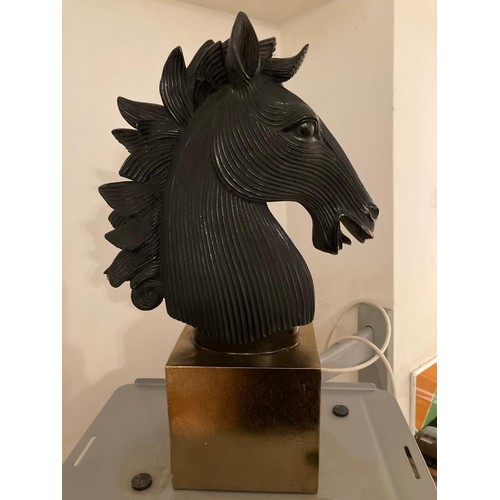 263 - Wooden horses head