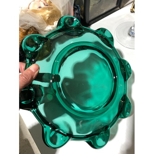 287 - Lobbed green glass dish