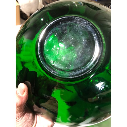 292 - Green glass fruit bowl