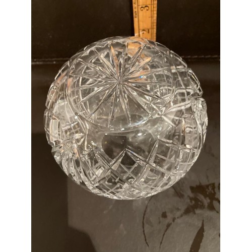 304 - Crystal lamp globe