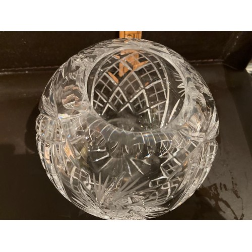 304 - Crystal lamp globe