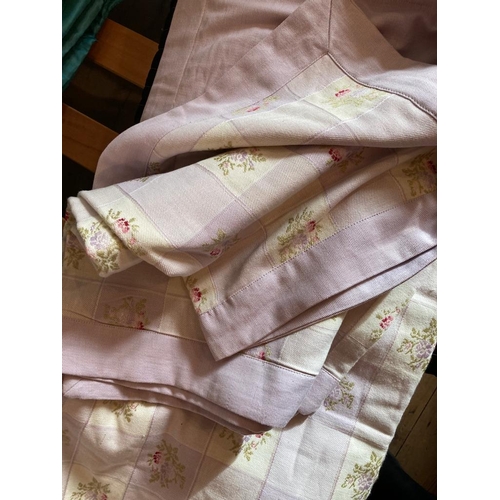 352 - Laura Ashley lilac patchwork throw