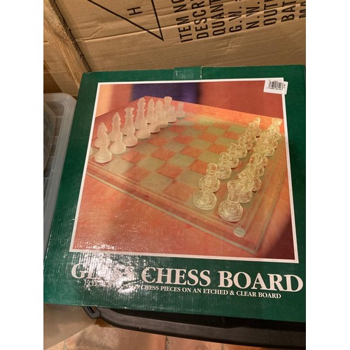 395 - Glass chess board set