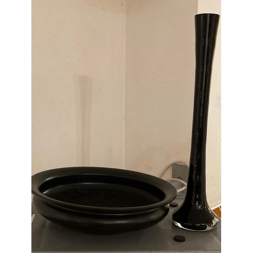 396 - Black vase and ceramic bowl