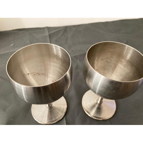 422 - Silver goblet pair