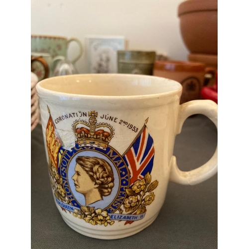 441 - Commemorative ceramic mugs from Queen Elizabeth period